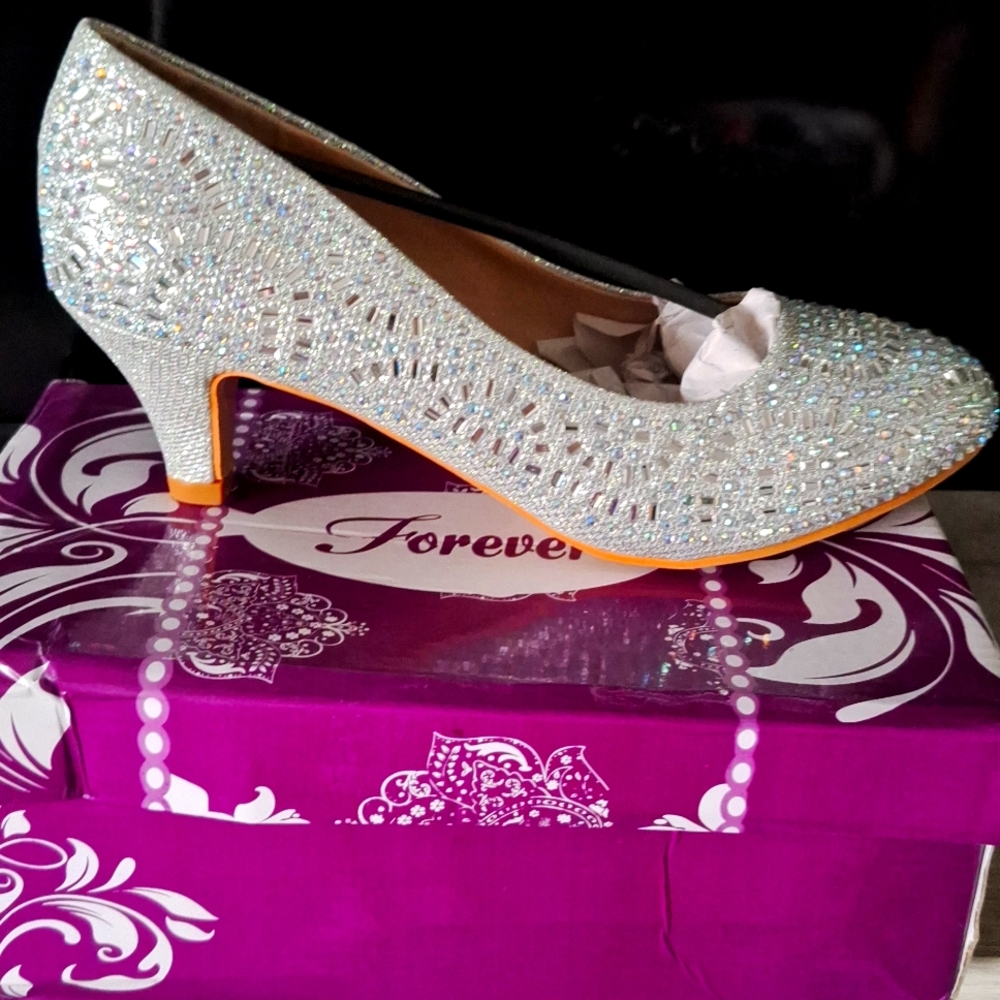 Jemma silver kitten heels